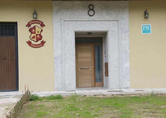 ゲストハウス ペンジョン ブラソネス *